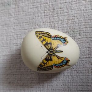 Vintage 1960’s Hand Painted Porcelain Butterfly Decorative Egg Paperweight